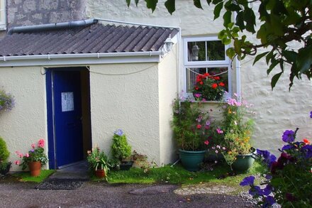 Cornish Cottage with private swimming poo.l close to Falmouth , Portreath