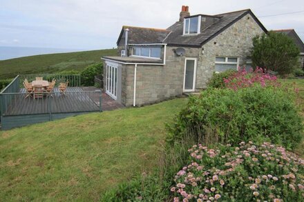 Beach Cottage with amazing beach and sea views