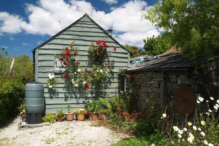 Delightful cosy cottage nr Port Isaac,coast path,beaches,woods.Dogs welcome free