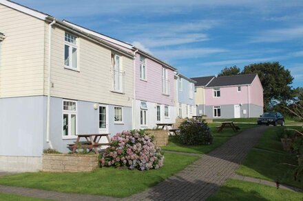 Atlantic Reach Cottage, Newquay.  Large 4 bed villa with leisure services & WiFi