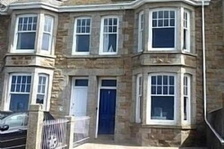 Bay Watch House, St Ives With Sea Views of Porthmeor Beach, Parking For 2 Cars.