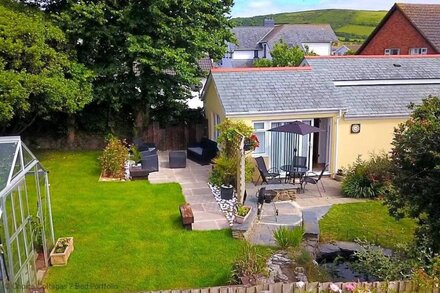 CROYDE WONKY COTTAGE | 1 Bedroom | Croyde | Sleeps 4