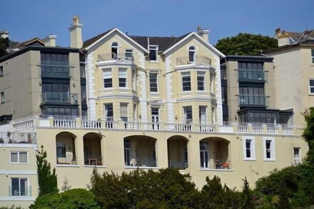 1 Astor House - stunning south facing uninterrupted sea views with balcony