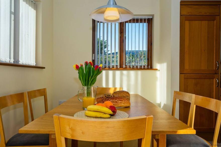 CROYDE DUNE LODGE | 3 Bedrooms | Located on beach path | Ramped Access