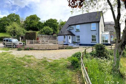 BISHOPS TAWTON OVERTON HOUSE | 2 Bedrooms | Bishops Tawton | Sleeps 4