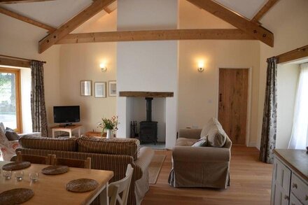 Raleigh Barn - Detached Grade II Listed in a rural setting, two ensuite bedrooms