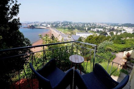 12 Astor House - one bed garden apartment with patio and stunning uninterrupted sea views