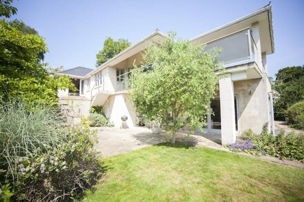 The Looking Glass House - Stunning stone and glass designed house with amazing views