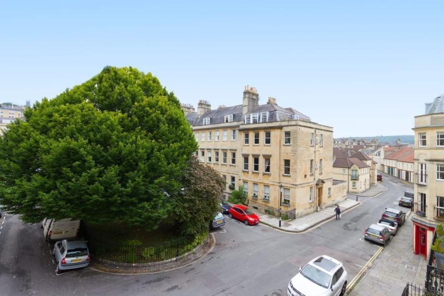 Catharine Place View - An Exceptional 2 Bedroom Flat With Panoramic Views In Catharine Place