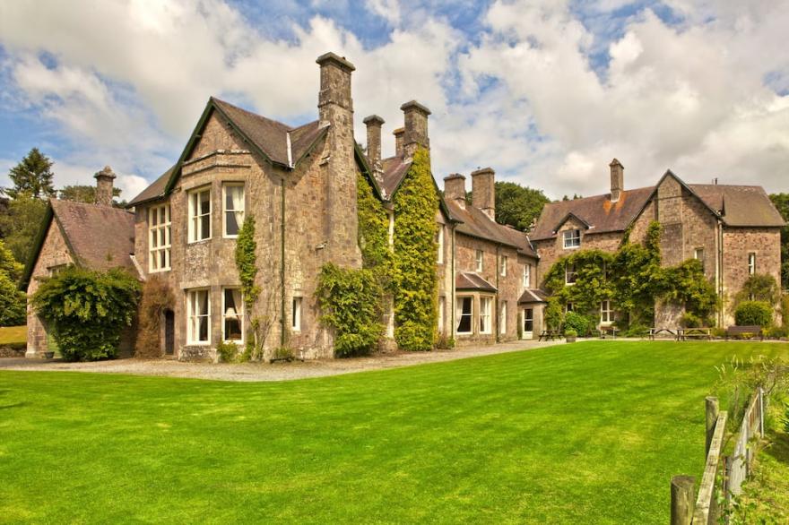 Northmoor House - Secluded Victorian Country House In Exmoor National Park