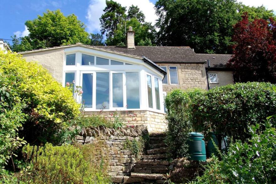 Quiet Detached Cottage with Stunning Sunsets, 180 Views from all rooms &  patio