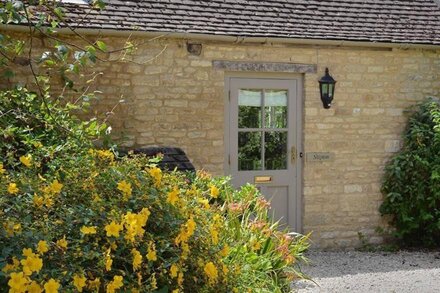 Bruern Cottages - Shipton (sleeps 6 + 2)