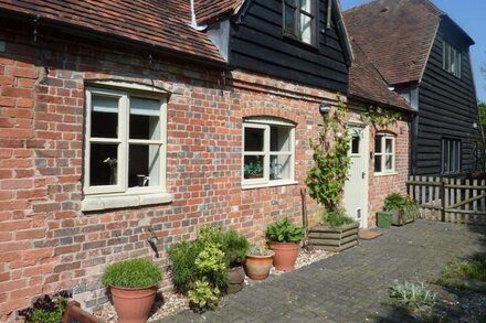 Superbly converted stables in beautiful countryside