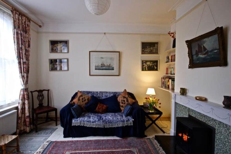 Elegant Period Family holiday home with a large garden sleeping 8