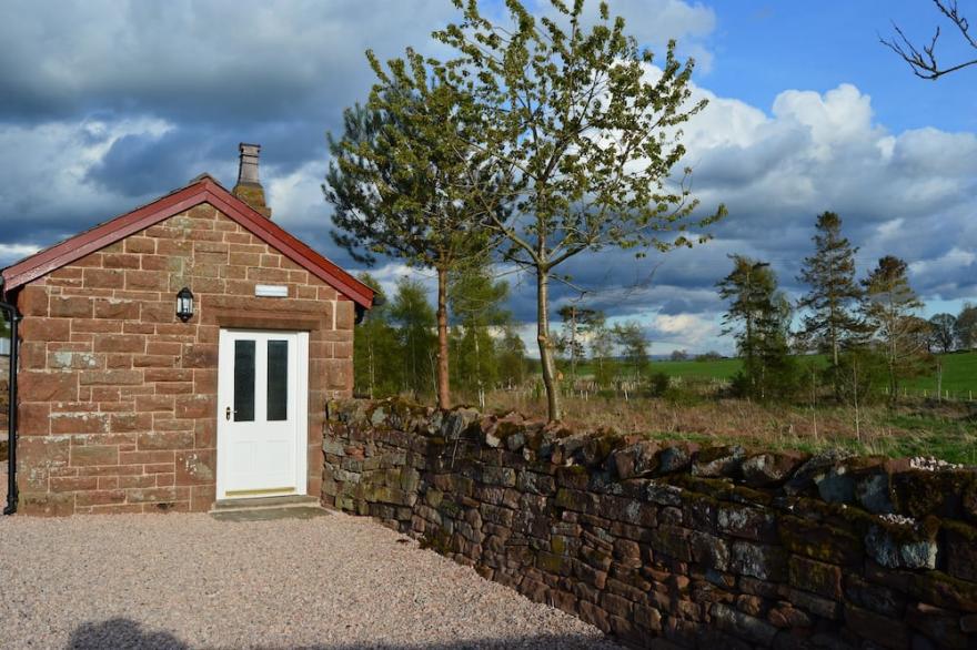 Renovated Railway Weigh Office In A Tranquil Location and perfect for Stargazing