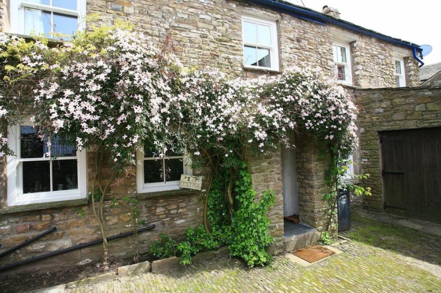 Superb Cottage & Large Garden With River Frontage