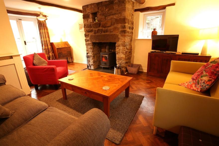 Superb Cottage & Large Garden With River Frontage