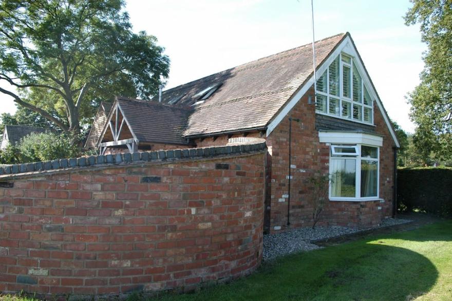 Cottage In The Heart Of Warwickshire