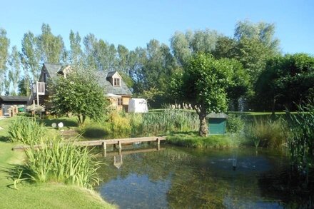 Rural Cotswold Cottage in grounds of beautiful Nell House