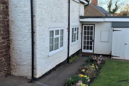 Charming Cottage With Stunning Views Over Wye Valley, perfect for Wye fishermen