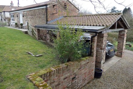 Cosy Cottage With Exposed Beams, Private Garden And Countryside Views