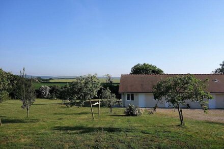 Luxury self catering level entry bungalow in a meadow, near coast and country