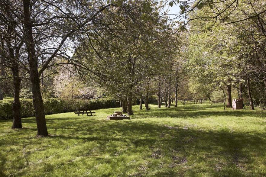 Luxury 5* Gold Award self-catering converted barn in rural setting Isle of Wight
