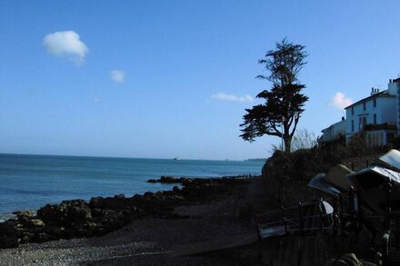 SEAVIEW Isle of Wight-steps from the sea/beach for a swim. Easter availability.