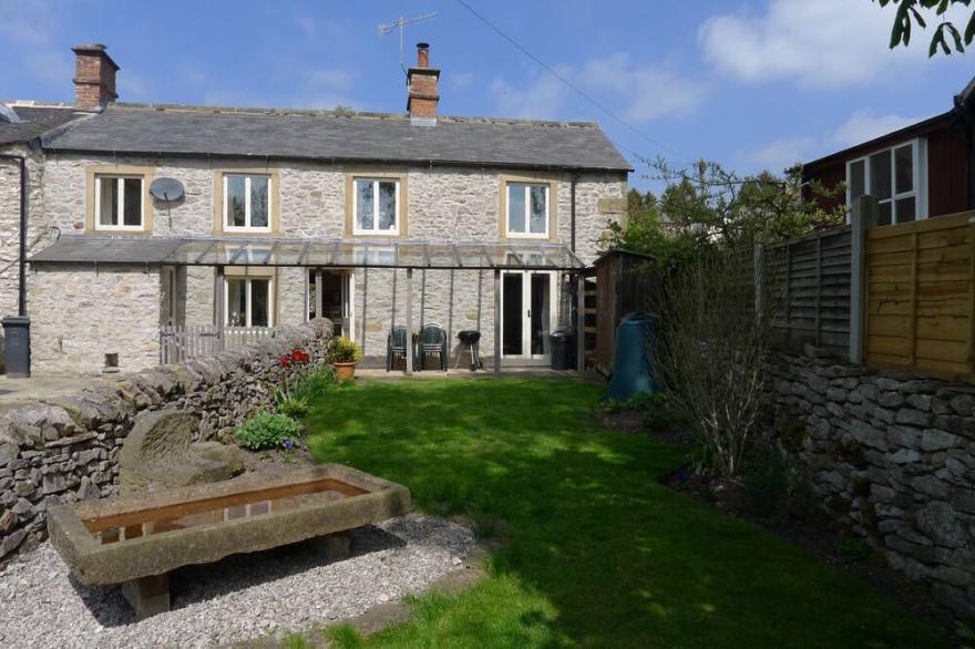 Mosstone, Youlgreave. A Charming Cottage At The Heart Of The Village