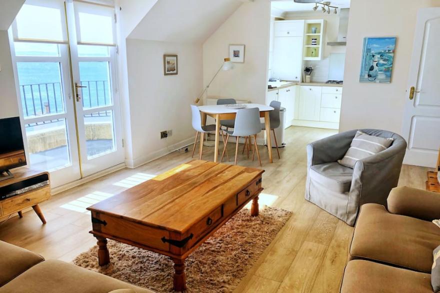 Kittiwake Apartment, Pittenweem - stunning Sea Views in picturesque village.