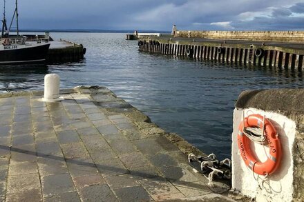 Luxury Apartment Overlooking The Harbour, The Bay And The Moray Firth