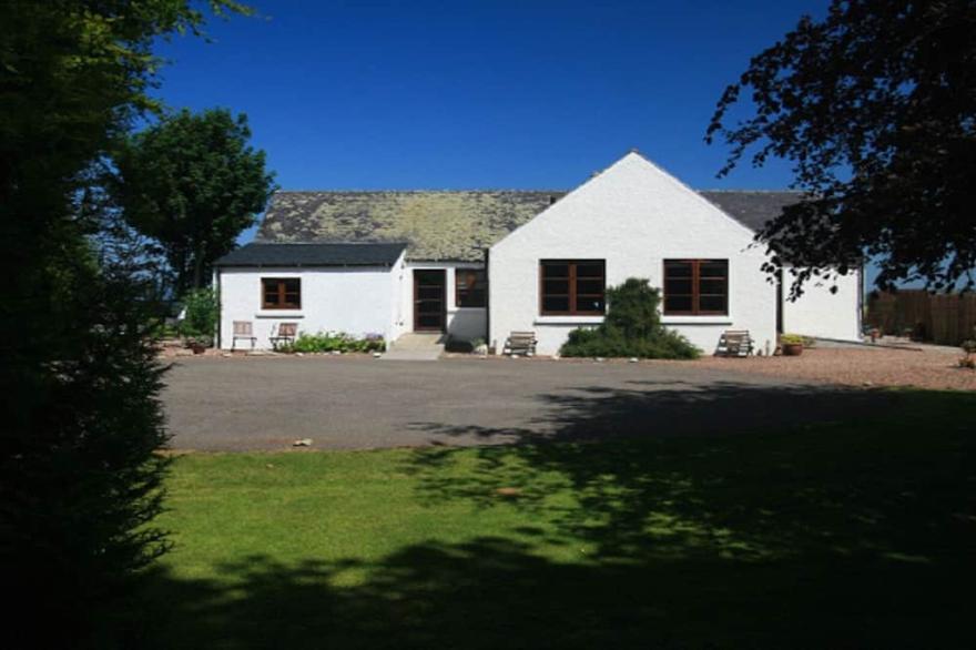 Osprey Cottage - Situated In A Convenient But Peaceful Location