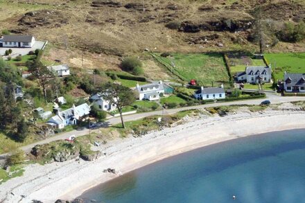 Glenelg, pet friendly spacious house with fantastic views across the bay to Skye