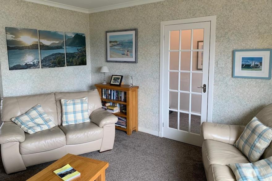 Seaside Cottage In The Heart Of Southend Village