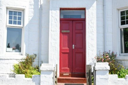 House with panoramic views of Oban Bay, only a short walk from the town centre