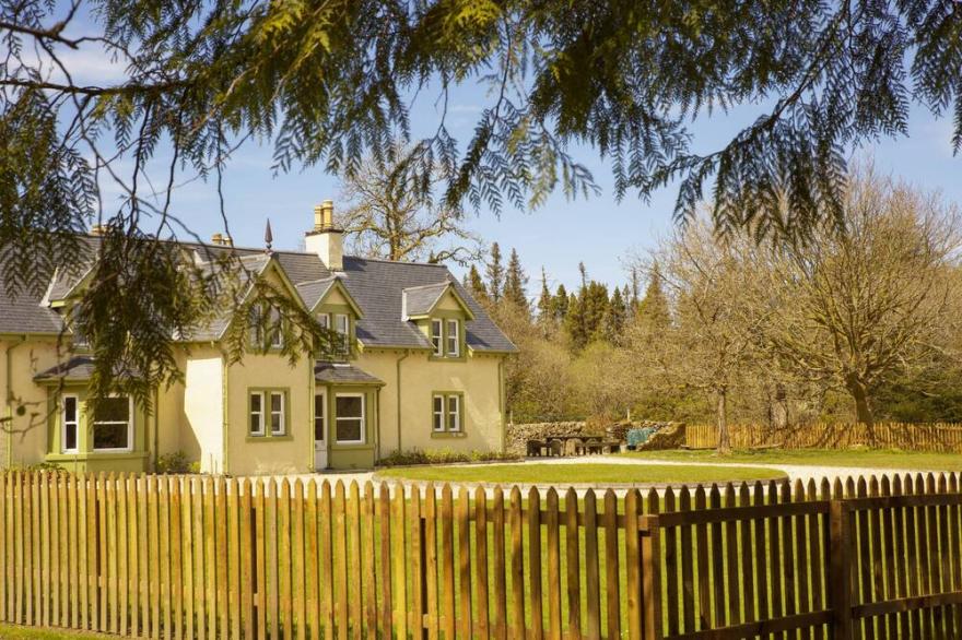 Lagafater Lodge - Your Own' Private 7,000 Acre Scottish Estate.