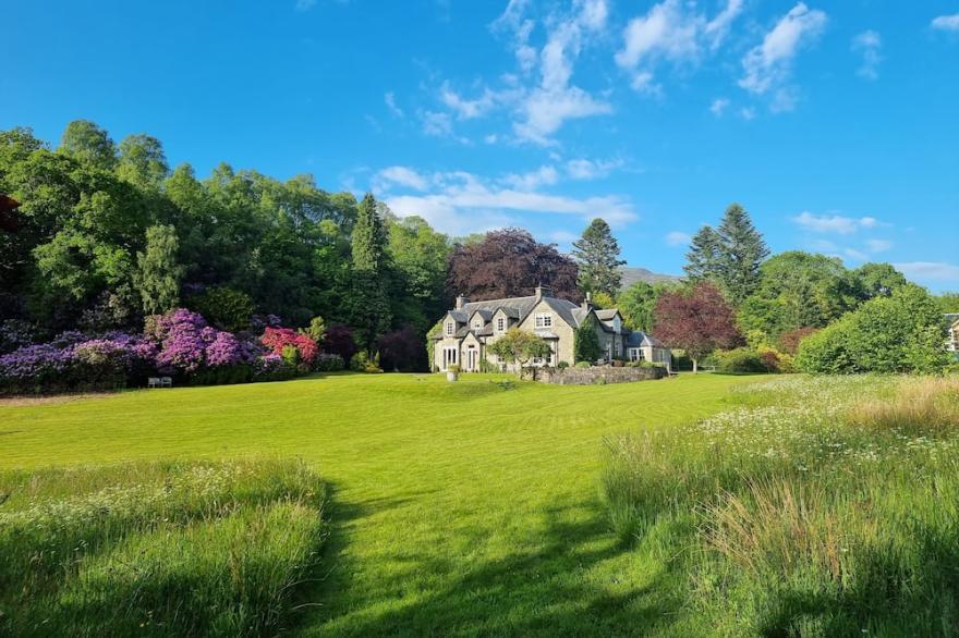 Unique Scottish Country House In  The Trossachs/Loch Lomond- 6 Bedrooms