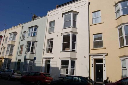 Tenby Flat with views of the sea and Caldey Island