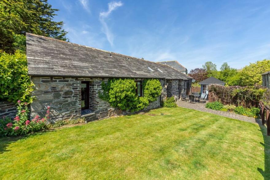 Little Gull Is A Beautiful Barn Conversion Nestled In The Heart Of Roserrow.