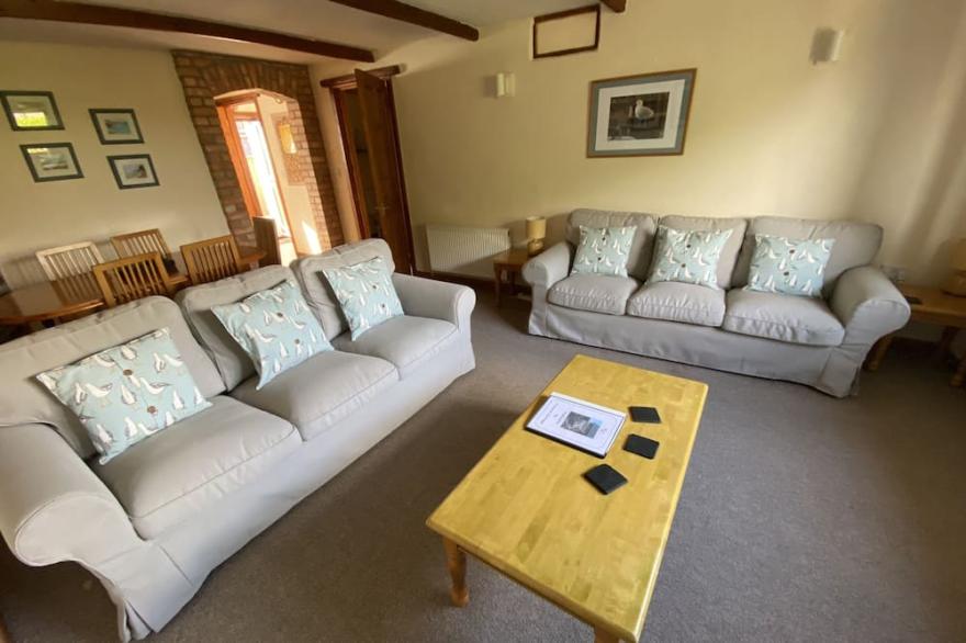 Dog friendly 3 Bed Barn Conversion. Close to Padstow and local sandy beaches