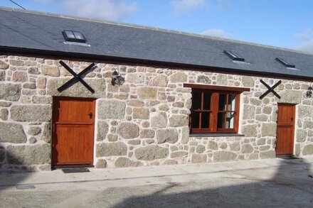 The Shippen, traditional granite barn in the heart of Treen