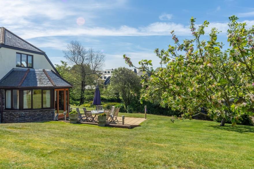 Overlooking The Lakes Of Roserrow, April Cottage Is In An Enviable Location.