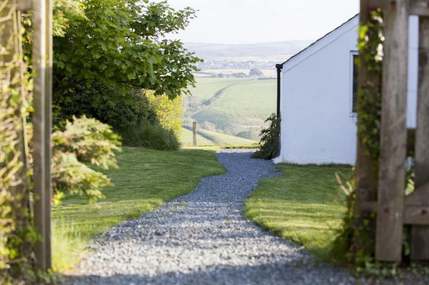 A Traditional Cornish Farm Cottage With Spectacular Coast Views