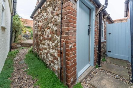 A lovely traditional Norfolk hideaway, quietly located, near Burnham Market.