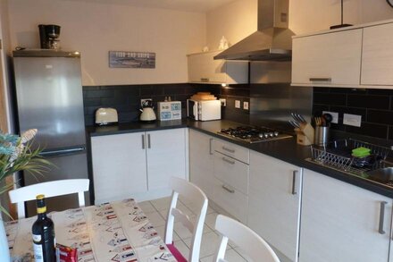 Hilly Brow - Newly Built Holiday Cottage Sleeps 4 Adults