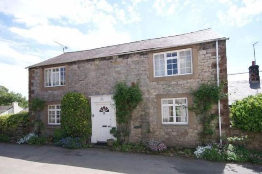 Endearing 17th Century detached cottage. Near Ullswater, Pooley Bridge, Lowther, Penrith Wifi