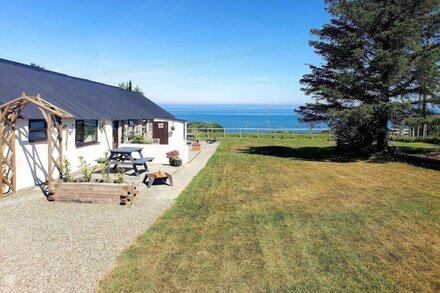 1 Byre Cottage ' Stunning views....Cosy cottage.....Pet friendly!'