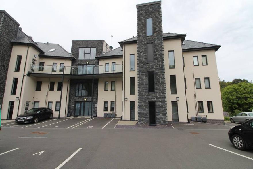 Llys Marina Fabulous Modern Apartment With Balcony For Snowdonia And Anglesey