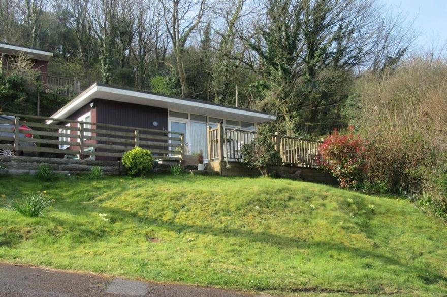 Beautifully located detached 2 bed chalet, sleeps 4,  Summercliffe, Caswell Bay