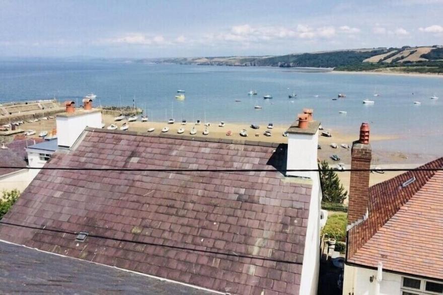 Refurbished traditional cottage dog friendly sea views 2 minutes to the beach